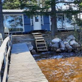 A gorgeous cottage on a peninsula, Hotel in Niemisjärvi