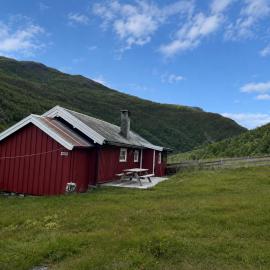 A Charming Off-Grid Cabin Close to Nature in Hemsedal