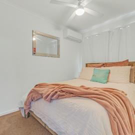 Sleepy Shackell - Sleeps 10, 12pm checkout, hotel sa Echuca