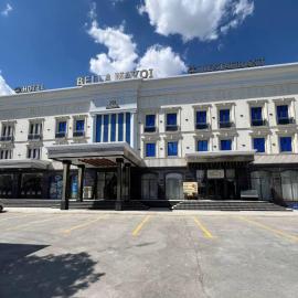 Bella Hotel Navoi, hotel di Karmana