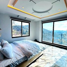 Cozy 1BHK Mountain View Near Mall Road, hotel di Upper Topa