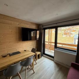 Cozy chalet top heart of Val Thorens ski in out