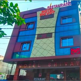hotel shivay, hotell i Basti