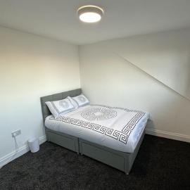 PLUS PROPERTIES Leeds 6, hotel in Bradford