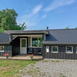 Lovely Home In Ebeltoft With Sauna, hotel in Ebeltoft