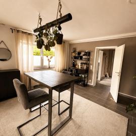 Cosy Bungalow-Apartment in ruhiger Toplage - nähe Düsseldorf, hotel in Krefeld