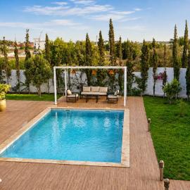 Private Oasis, Swimming Pool & Relaxation, hotel a Ghazoua