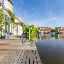 Rustig Verblijven aan het Friese Water, hotelli kohteessa Langweer