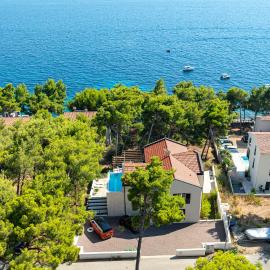 Sunset Luxury Beach Apartment - Private Pool