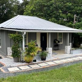 Country home with 3 bedrooms and 2 baths, hotel in Clermont