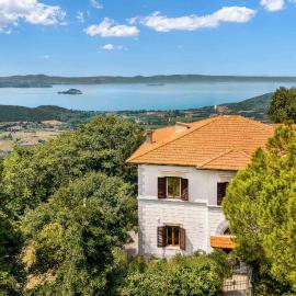 TorripaCollection - Villa Livia - Bolsena Lake, hotel v destinácii Montefiascone
