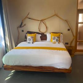 Osinoni Cottages, hotel en Isiolo