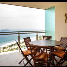 Beachfront Bay View Marina with Jacuzzi