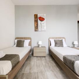 F10 Room 3, Private Room two single beds shared bathroom in shared Flat