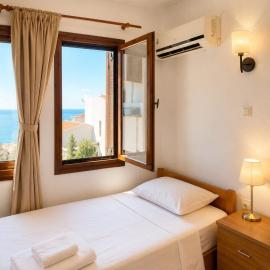 TRIKORFO summer house, hotel a Yerakiní