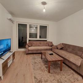 Packi Apartments 3, Hotel in Mitrovica
