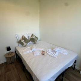 Studio Confort Gare de Compiègne 5، فندق في كومبيان