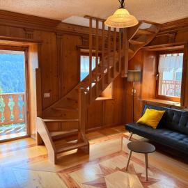 Appartamento Girasole - Cadore Apartments、Candideのホテル