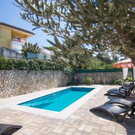 Apartments Flowers - Heated Pool Near Beach