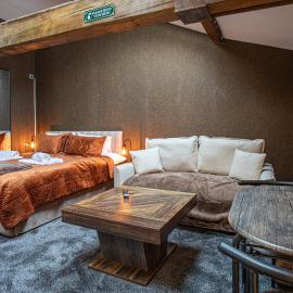 Starfall Designer Studio - Super King Bed - Lift, hotel in Halifax