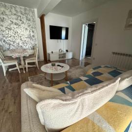 Apartamentul Familiei 2 langa Aeroport Otopeni, hotel em Otopeni