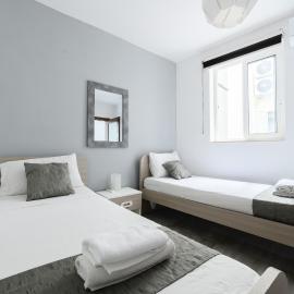 F7 Room 2, Private Bedroom two single beds shared bathroom in shared Flat