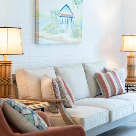 Reef House - A New Stylish Caribbean Escape!, hotel em George Town