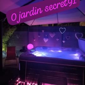O Jardin Secret, hotel in Chevannes