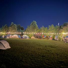 Camping Sandalandia، فندق في فاما فيكي