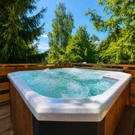 Dom z jacuzzi sauna i grillem