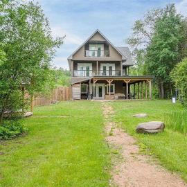 Lakeside Retreat - Trent Lakes โรงแรมในBobcaygeon