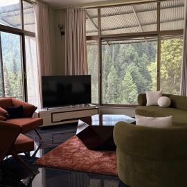 The Lookout Luxury One Bedroom and Studio, hotel in Dunga Gali