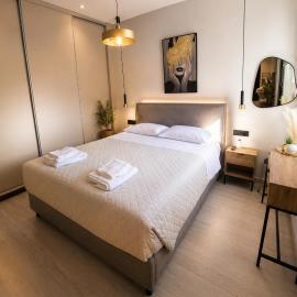 folias nest apartment, hotel em Lampi