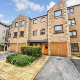 Modern Lancaster Townhouse, Free Parking