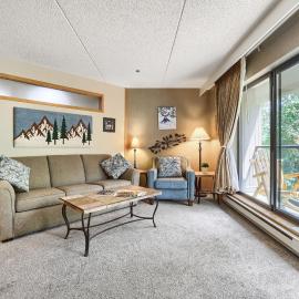 Beaver Run Slope View Retreat- Dog Friendly, 9 Hot Tubs, hotel in Breckenridge
