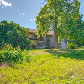 Near Shopping & Canobie Lake! Apartment w/ Grill