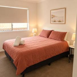 Brand New 4 Bedroom Comfortable House, Hotel in Victoria Point