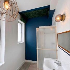 Quarto grande com sacada em apartamento compartilhado, hotel en Bruselas