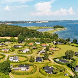 Lovely Secluded Holiday Home Near Beach, hotell sihtkohas Klinting