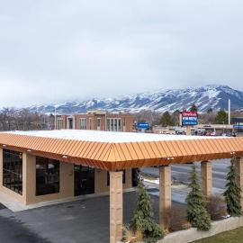 Days Inn & Suites by Wyndham Logan, hotel em Logan
