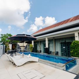 V Canggu Dormitory、チャングーのホテル