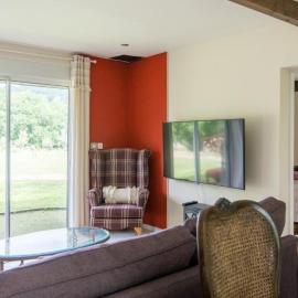 La Bergerie Luxury cottage and pool on eco-friendly micro-farm, hotel in Duravel