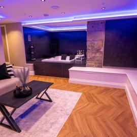 Grand Leith Luxe Jacuzzi & Cinema Room