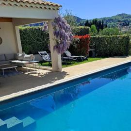 Onze Villa in Provence, Mont Ventoux, New Luxury Villa, Private Pool, Stunning views, Outdoor Kitchen, Big Green Egg, hotel a Malaucène