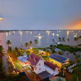 Celestiah Lakeshore Kochi by VOYE HOMES - Peaceful Backwater Stay in Kumbalangi, hotel a Cochin
