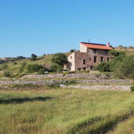 Casa rural Más La Torreta con vistas al Pla de Vistabella cerca del Peñagolosa Pet Friendly niños gratis, hotelli kohteessa Vistabella del Maestrazgo