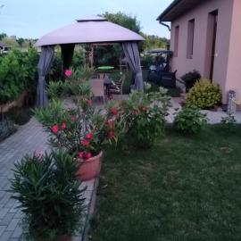 Szederszem Apartman, hotel in Balatonszemes