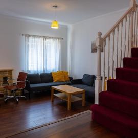 Carlton House Sleeps 5 Manchester and Peak District Free Car Parking