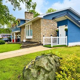 Cozy 2-Bedroom Suite Near Moncton Hospital & NBCC, hotel in Moncton