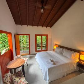 Suites na mata com acesso a cachoeira - Vila Ahimsa Paraty, hotel in Paraty